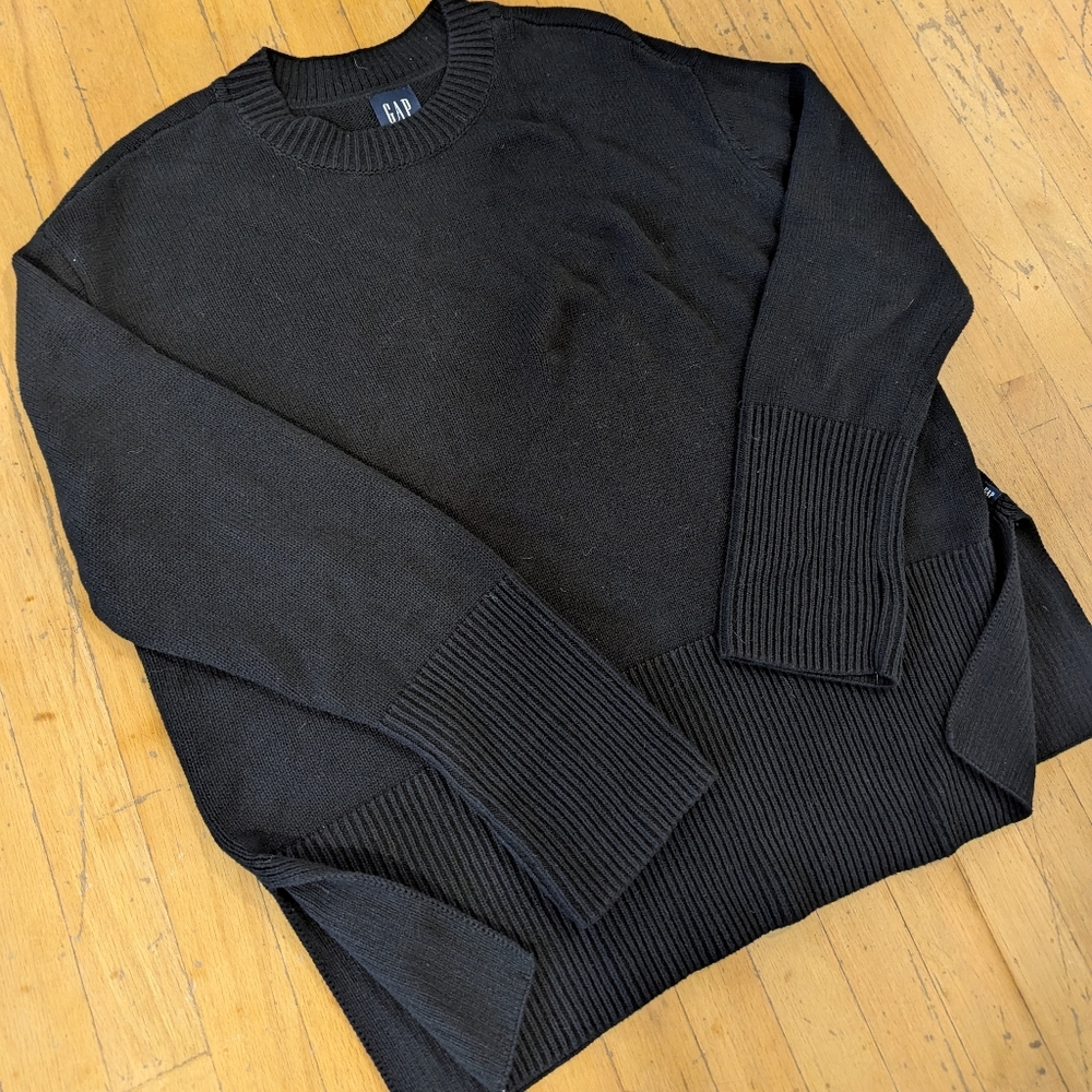 GAP Women's Black Sweater